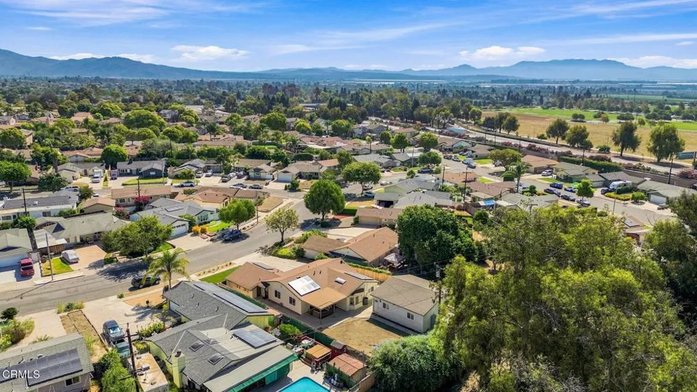 385 Hayes Avenue Ventura, CA 93003
