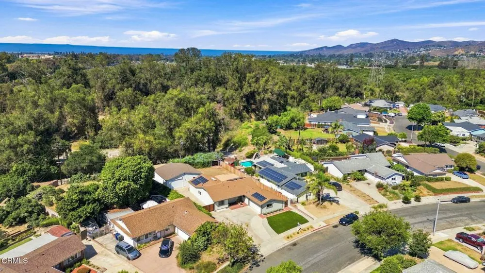 385 Hayes Avenue Ventura, CA 93003