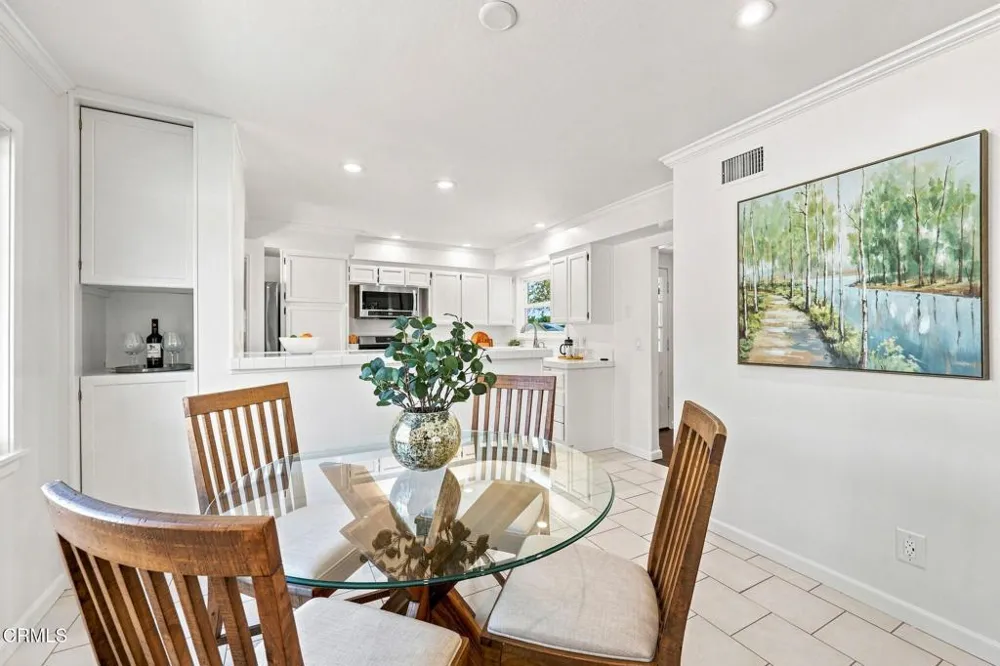 385 Hayes Avenue Ventura, CA 93003