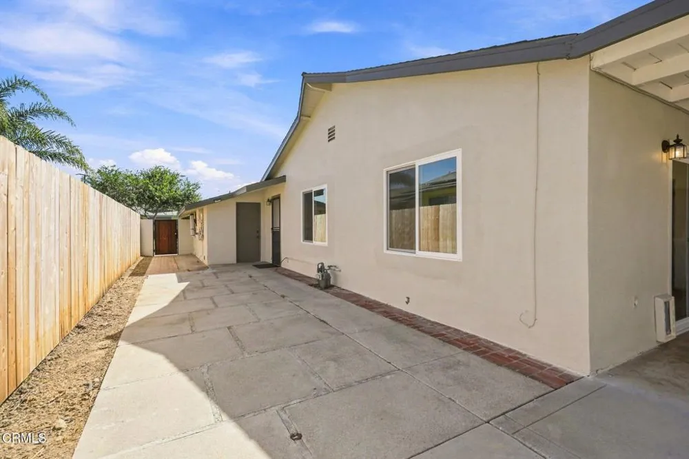 385 Hayes Avenue Ventura, CA 93003