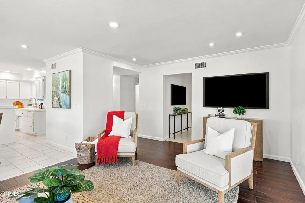 385 Hayes Avenue Ventura, CA 93003