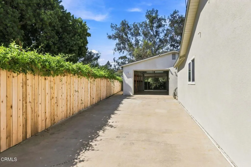 385 Hayes Avenue Ventura, CA 93003