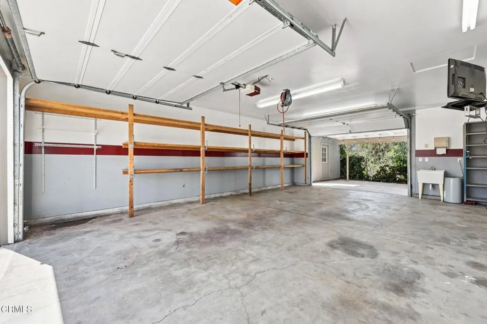 385 Hayes Avenue Ventura, CA 93003