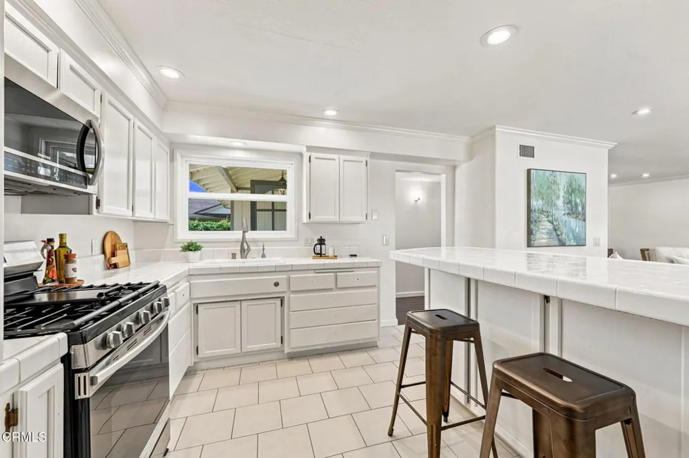 385 Hayes Avenue Ventura, CA 93003
