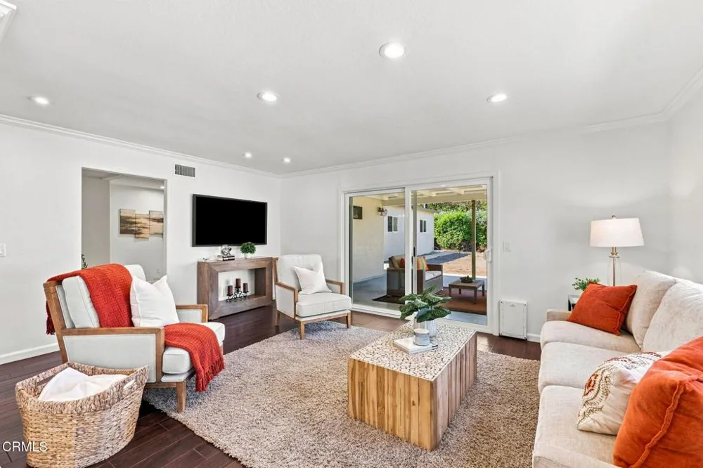385 Hayes Avenue Ventura, CA 93003