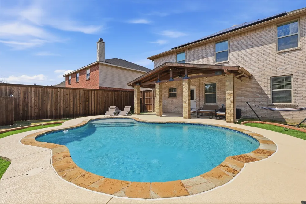 2119 Edgewood Drive Grand Prairie, TX 75052