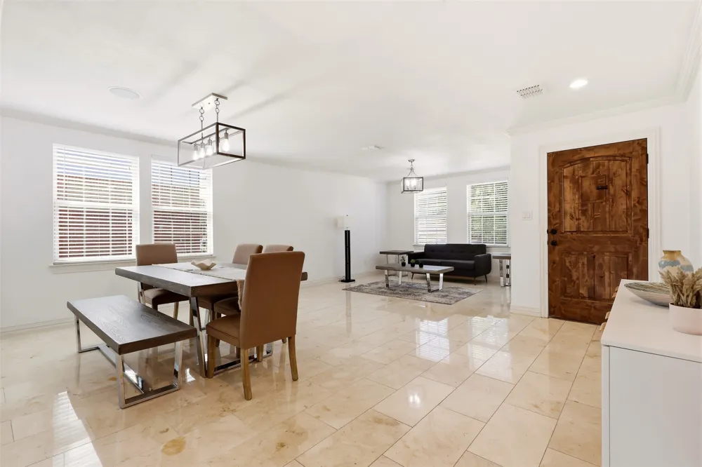 2119 Edgewood Drive Grand Prairie, TX 75052