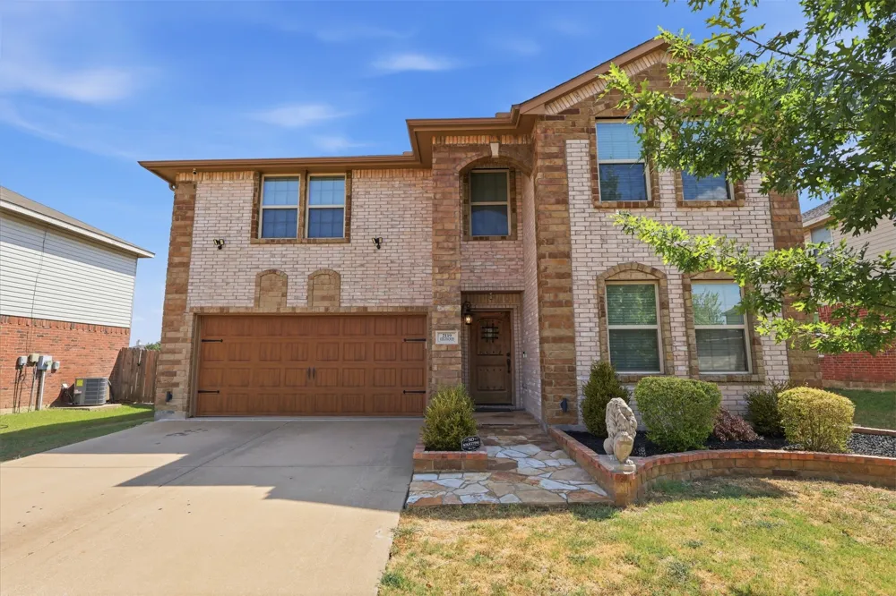2119 Edgewood Drive Grand Prairie, TX 75052