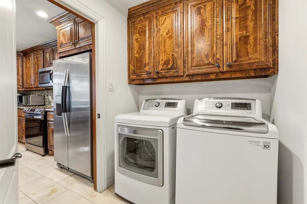 2119 Edgewood Drive Grand Prairie, TX 75052