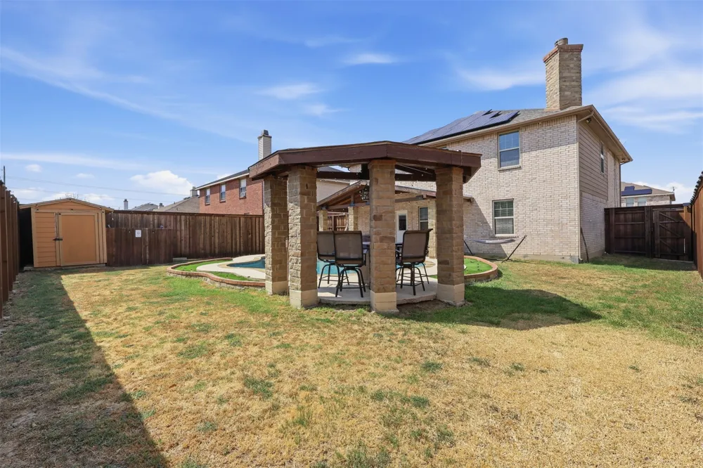 2119 Edgewood Drive Grand Prairie, TX 75052