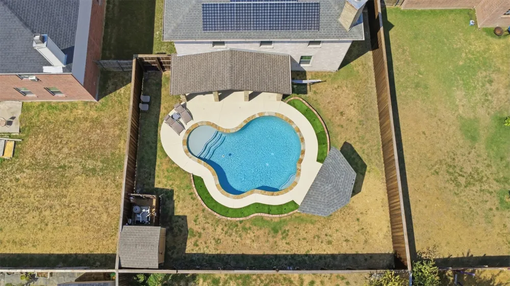 2119 Edgewood Drive Grand Prairie, TX 75052