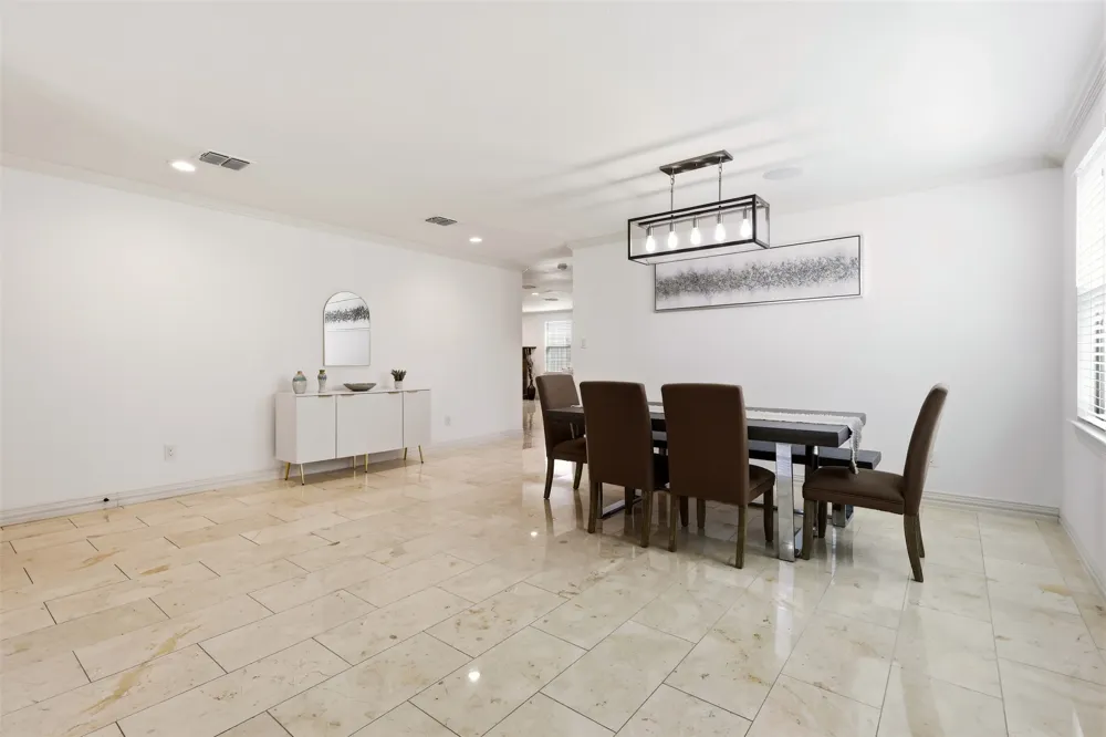 2119 Edgewood Drive Grand Prairie, TX 75052