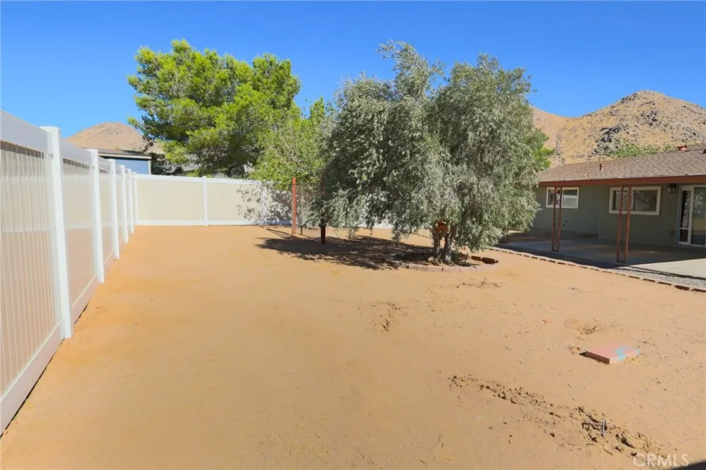 16248 Saint Timothy Apple Valley, CA 92307