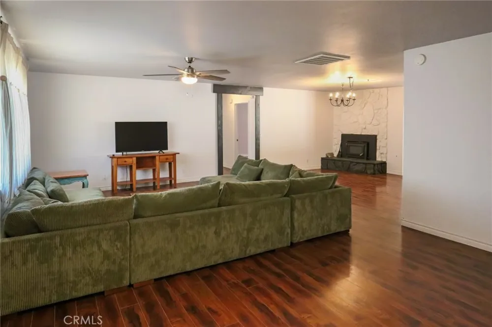 16248 Saint Timothy Apple Valley, CA 92307