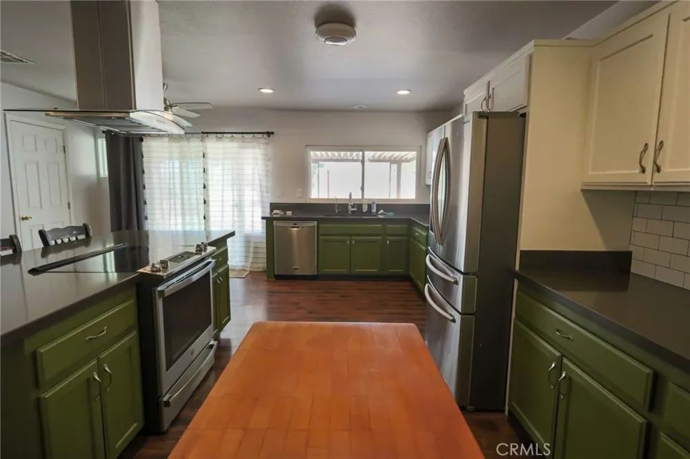 16248 Saint Timothy Apple Valley, CA 92307