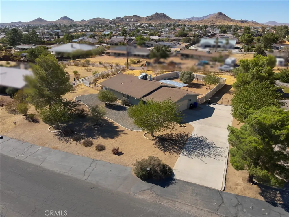 16248 Saint Timothy Apple Valley, CA 92307
