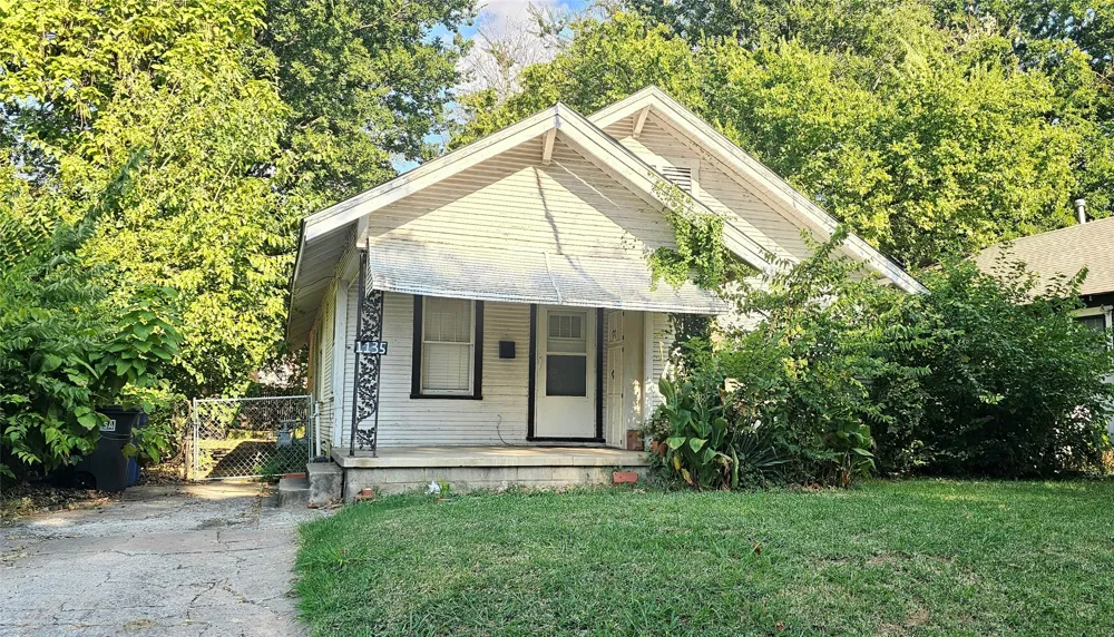 1135 S Quaker Avenue Tulsa, OK 74120