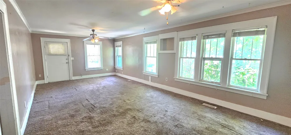 1135 S Quaker Avenue Tulsa, OK 74120