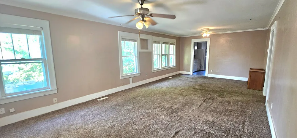 1135 S Quaker Avenue Tulsa, OK 74120