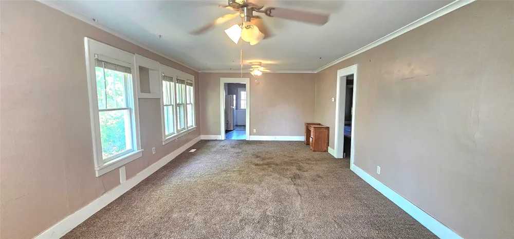 1135 S Quaker Avenue Tulsa, OK 74120