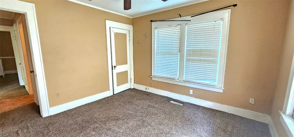 1135 S Quaker Avenue Tulsa, OK 74120