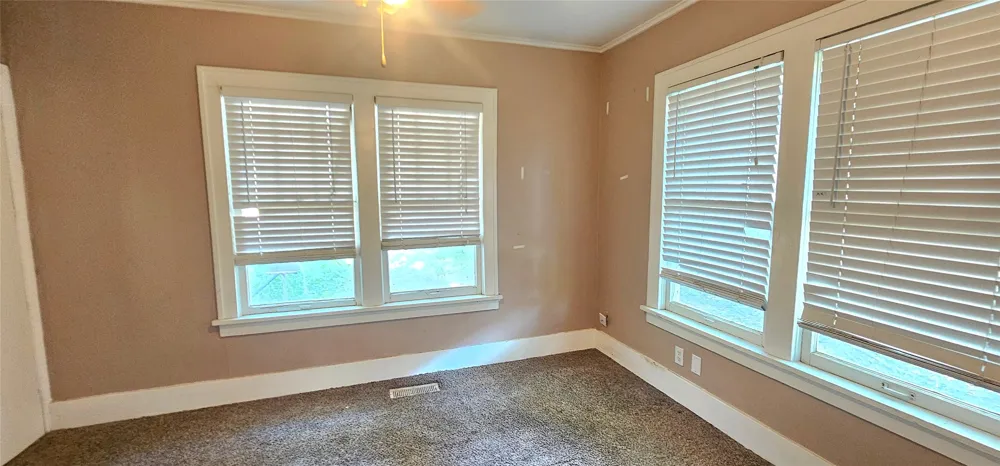 1135 S Quaker Avenue Tulsa, OK 74120
