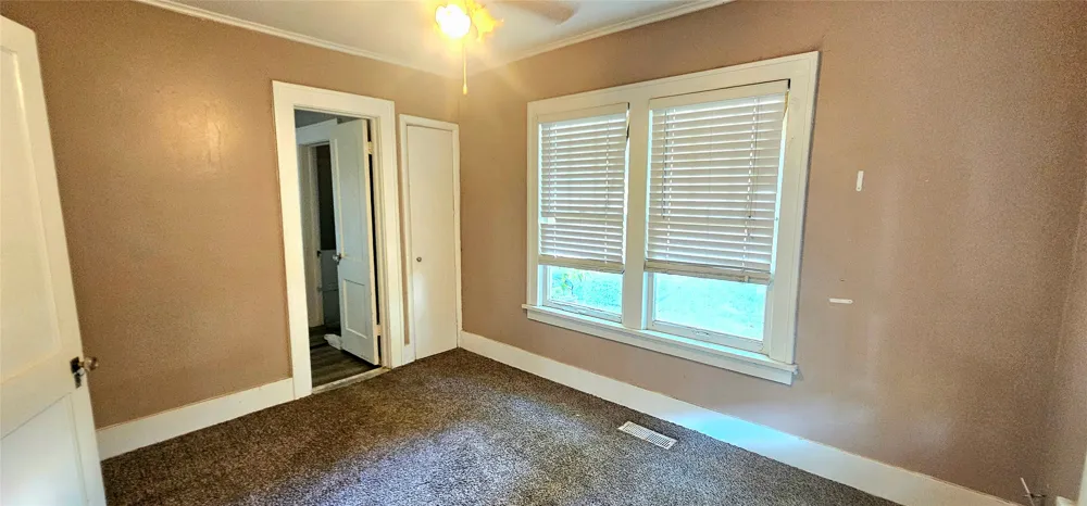 1135 S Quaker Avenue Tulsa, OK 74120