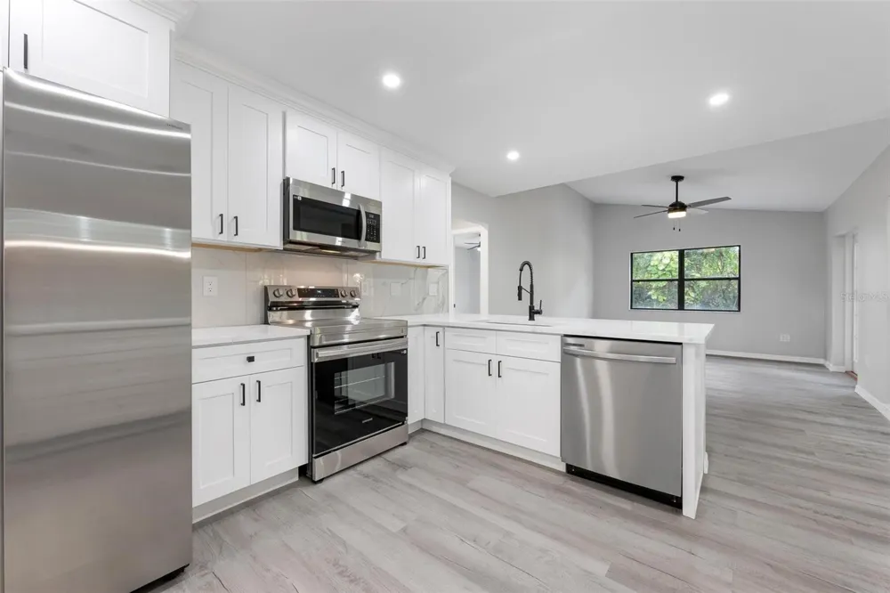 172 SHADY PINE LANE Nokomis, FL 34275