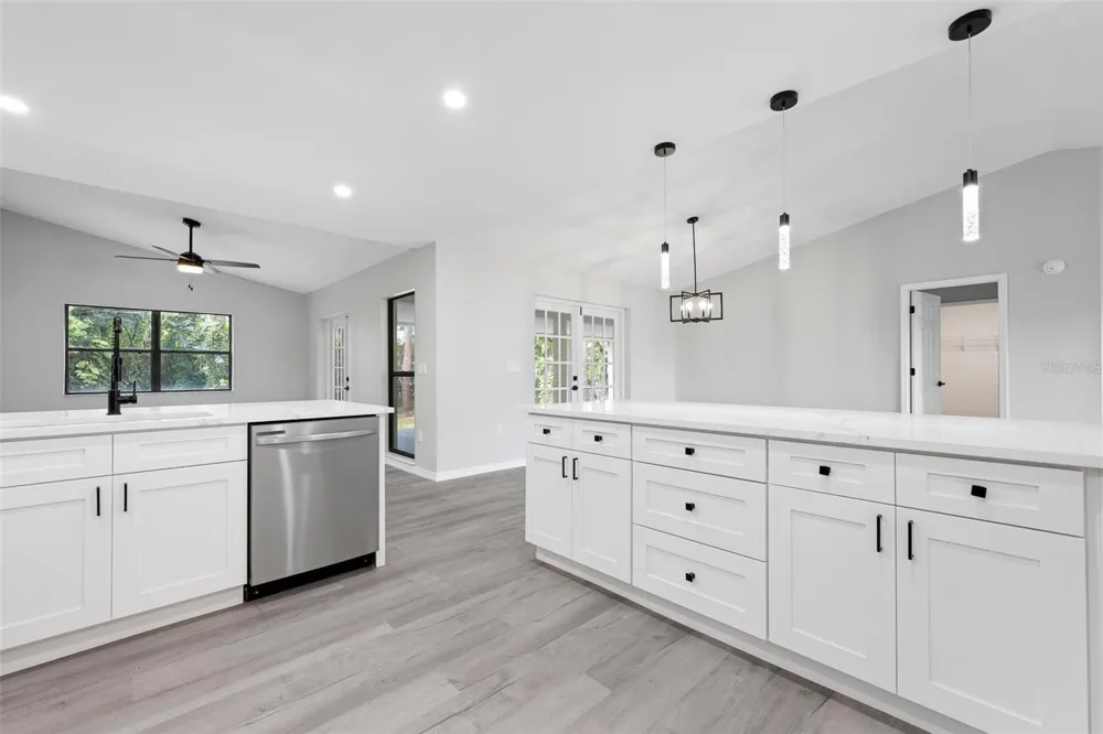 172 SHADY PINE LANE Nokomis, FL 34275