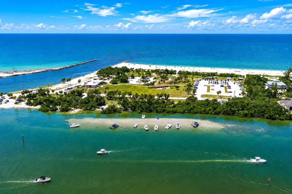172 SHADY PINE LANE Nokomis, FL 34275