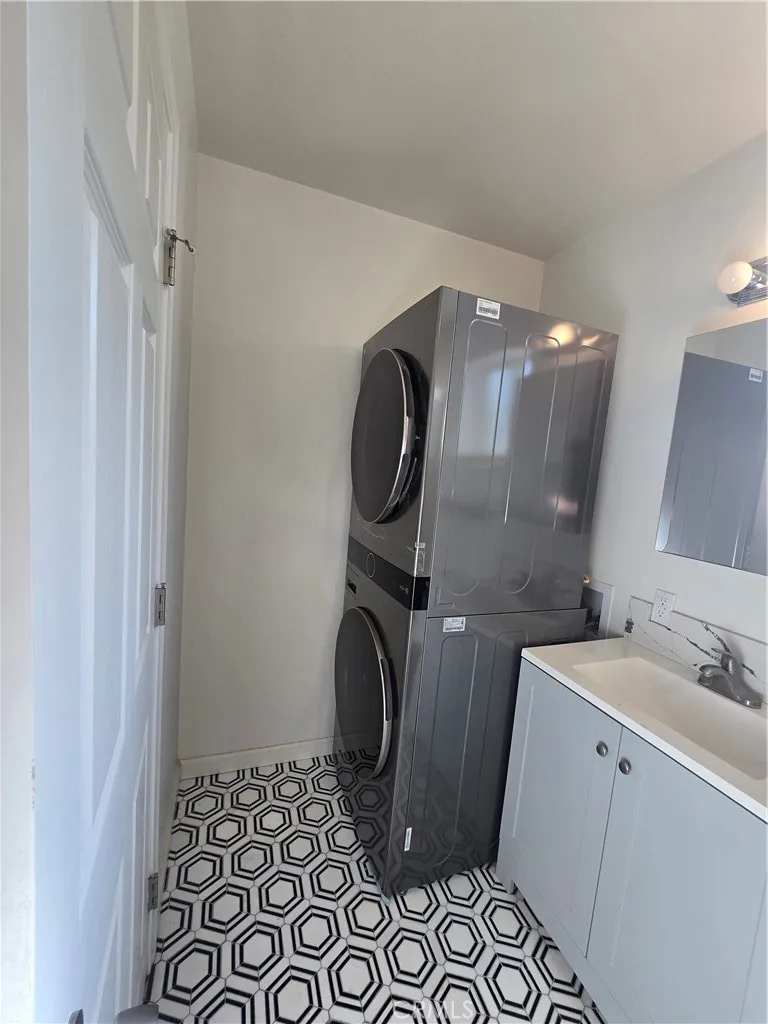18546 Elkwood Street Reseda, CA 91335