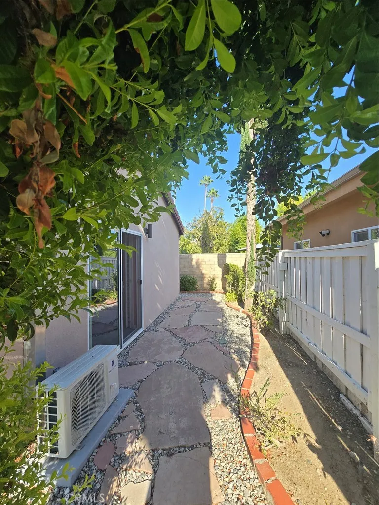 18546 Elkwood Street Reseda, CA 91335