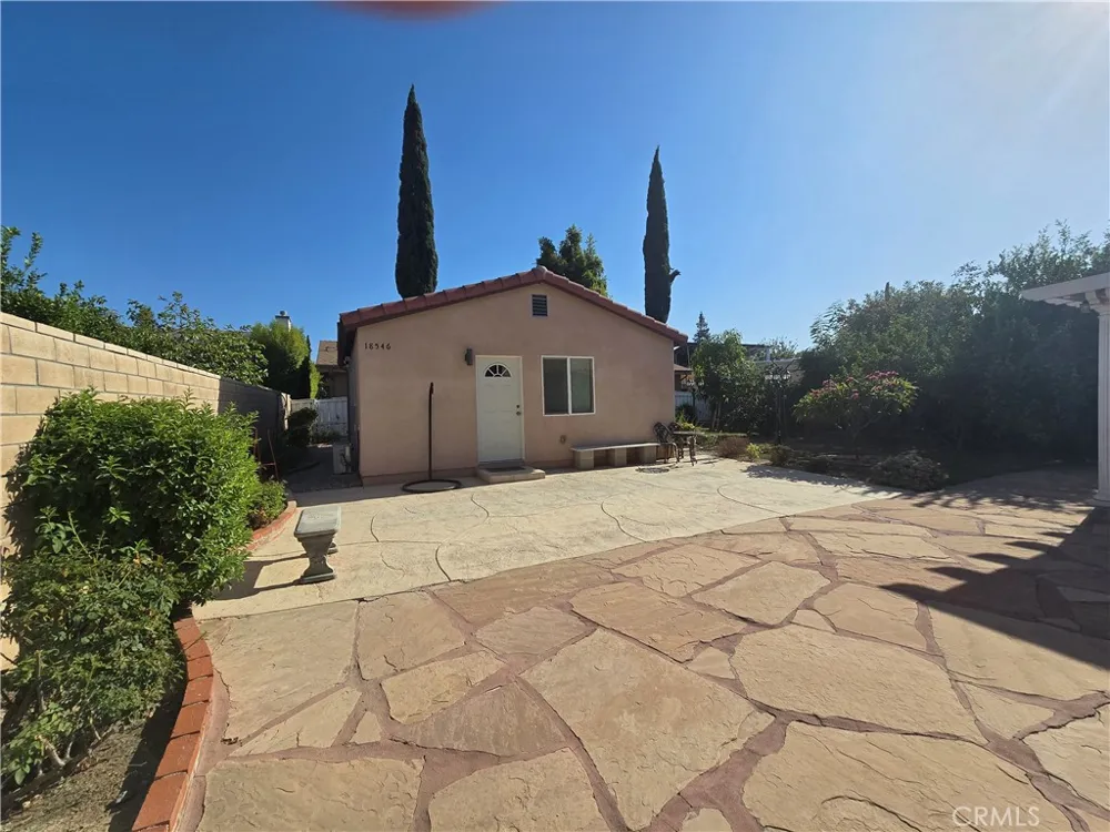 18546 Elkwood Street Reseda, CA 91335