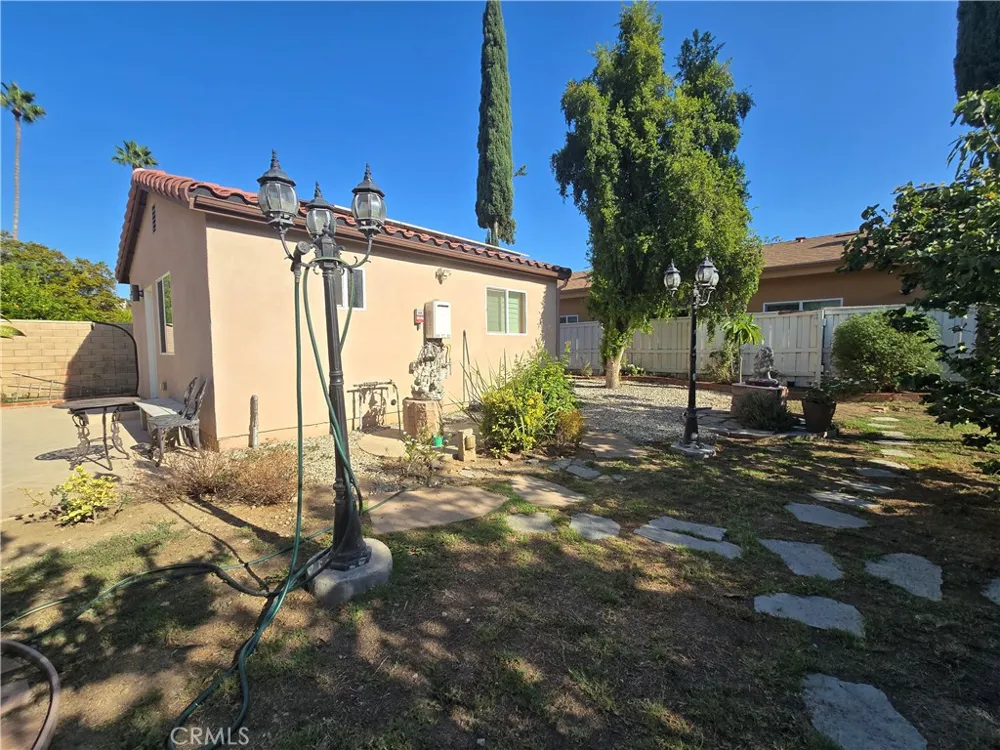 18546 Elkwood Street Reseda, CA 91335