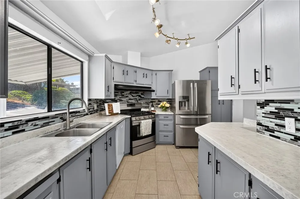 15181 Van Buren #303 Riverside, CA 92504
