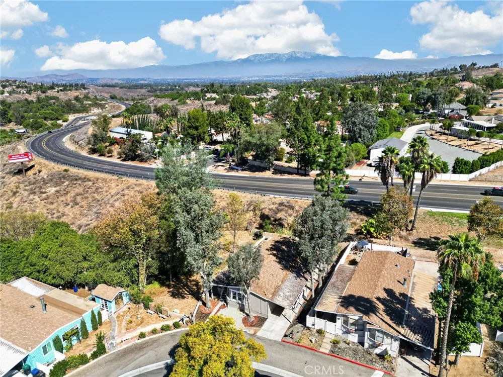 15181 Van Buren #303 Riverside, CA 92504