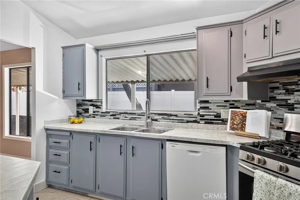 15181 Van Buren #303 Riverside, CA 92504