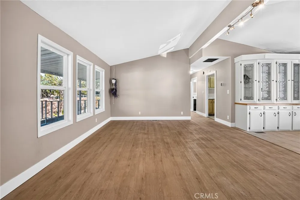 15181 Van Buren #303 Riverside, CA 92504