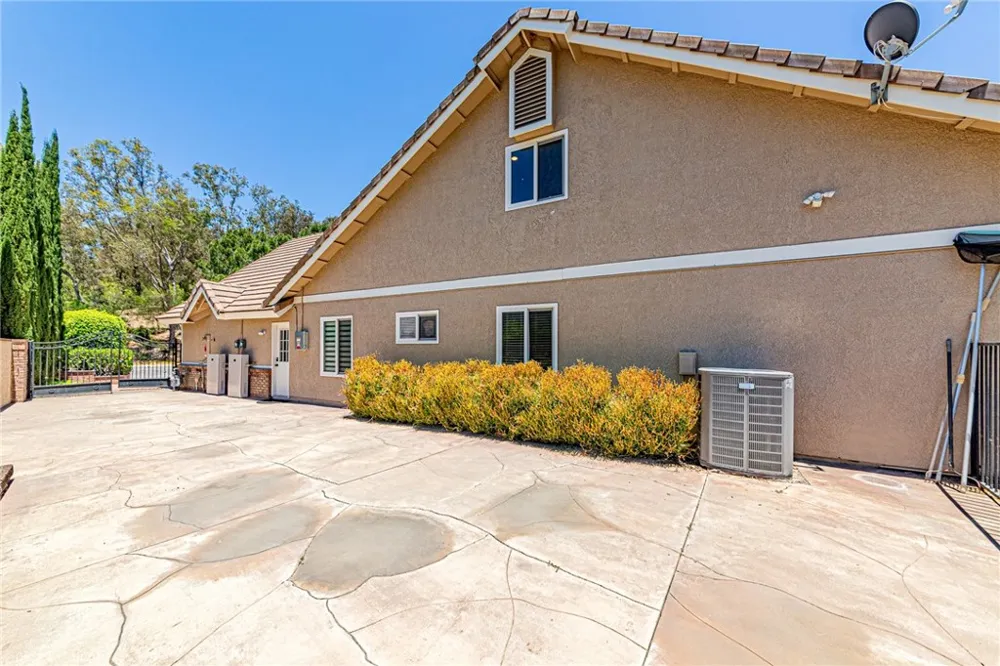 22260 Starlight Drive Yorba Linda, CA 92887
