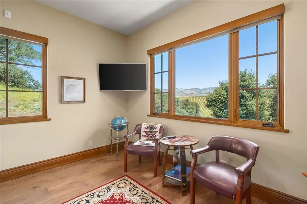 2350 Camino Edna San Luis Obispo, CA 93401