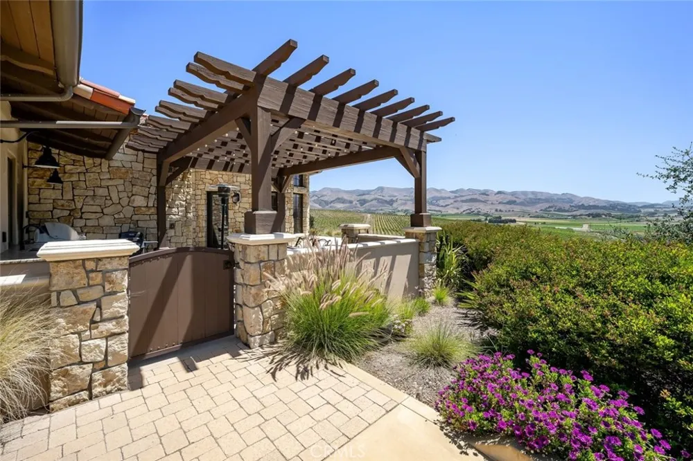 2350 Camino Edna San Luis Obispo, CA 93401