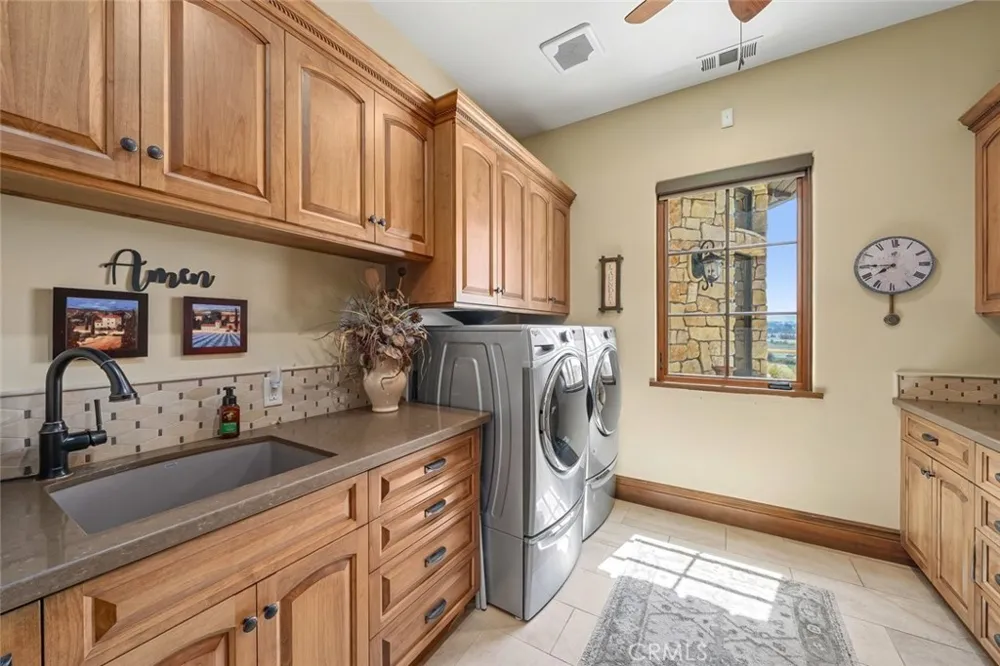 2350 Camino Edna San Luis Obispo, CA 93401