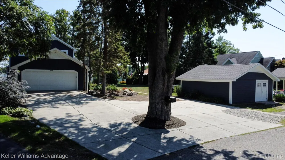 8806 Charbane Avenue White Lake Charter Township, MI 48386