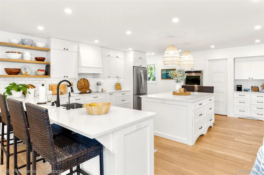 8806 Charbane Avenue White Lake Charter Township, MI 48386