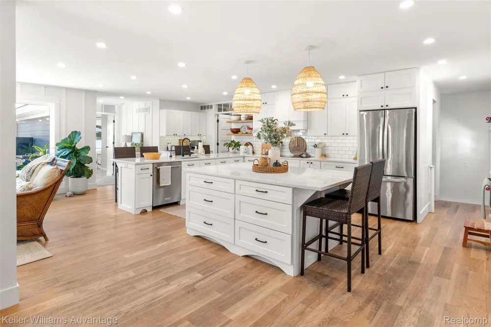 8806 Charbane Avenue White Lake Charter Township, MI 48386