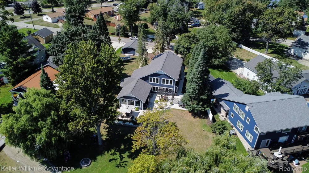 8806 Charbane Avenue White Lake Charter Township, MI 48386