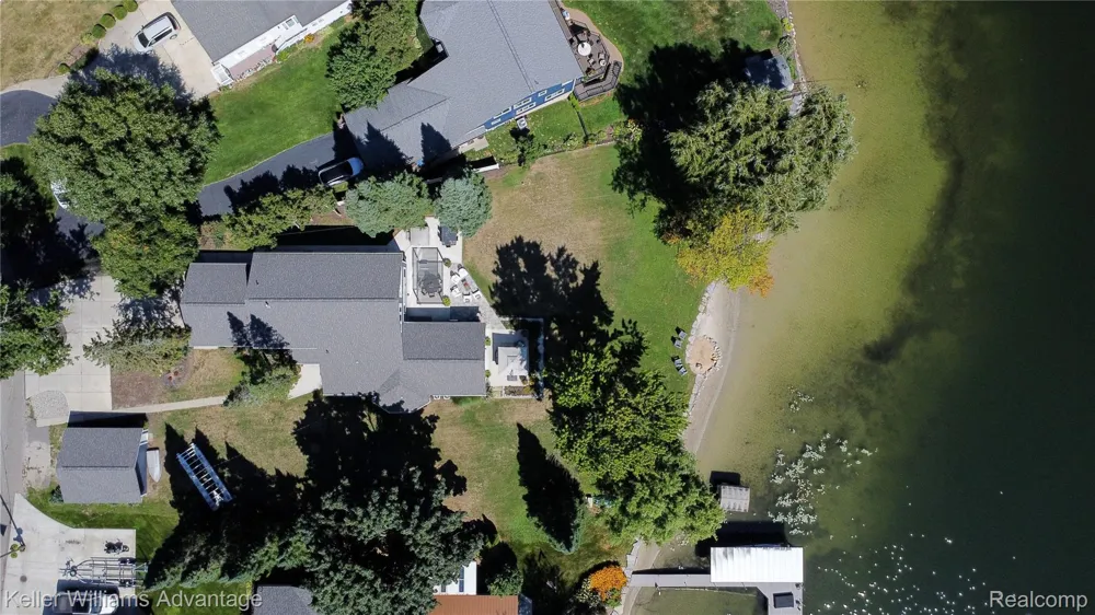 8806 Charbane Avenue White Lake Charter Township, MI 48386