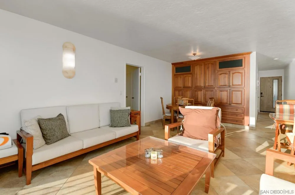 4909 Orchard Avenue #103 San Diego, CA 92107