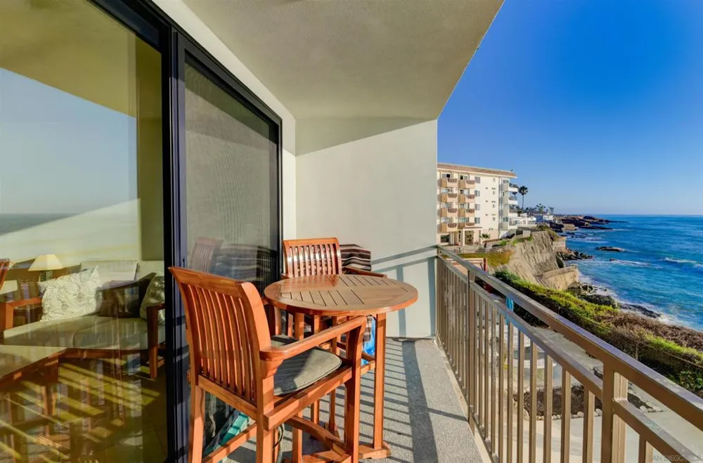4909 Orchard Avenue #103 San Diego, CA 92107