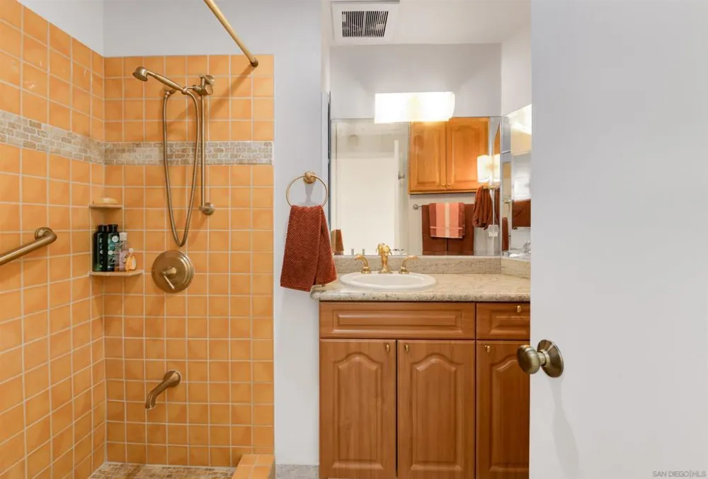 4909 Orchard Avenue #103 San Diego, CA 92107